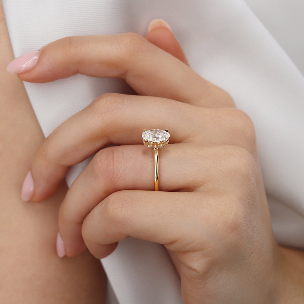 Back view showing the smooth polished 18k yellow gold band.