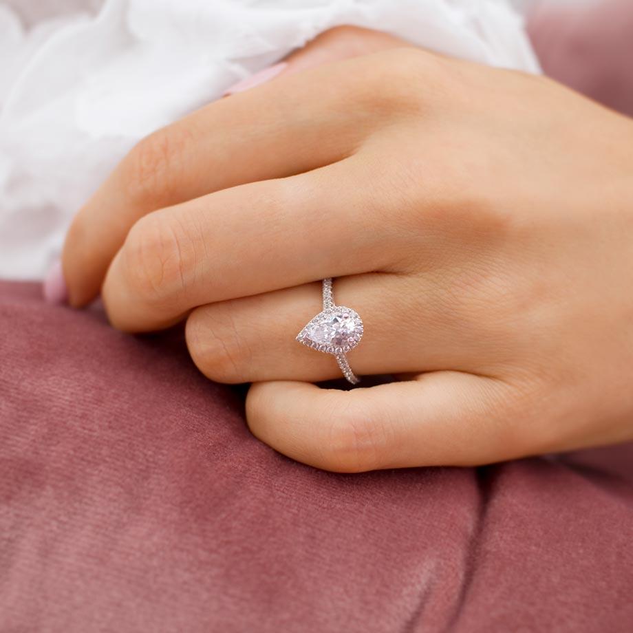 Model hand view – Shown on hand for scale and elegance, radiating youthful charm with the color-shifting Alexandrite.